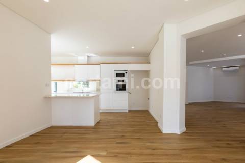 Moradia Isolada T4 Venda em Quarteira,Loulé