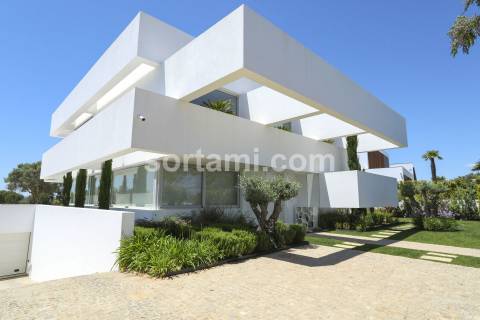 Moradia Isolada T4 Venda em Quarteira,Loulé