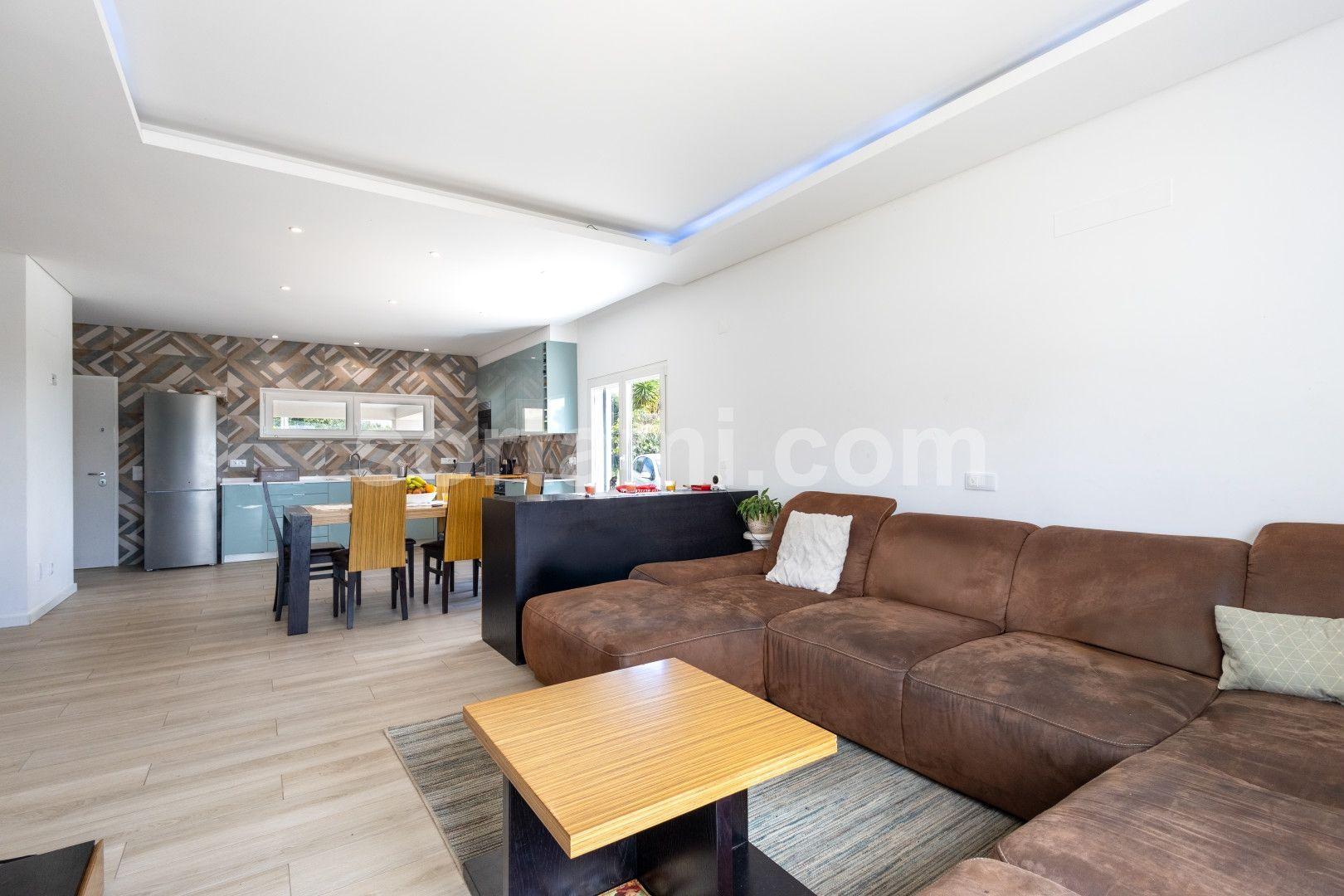 Moradia Isolada T4+1 Venda em Santa Bárbara de Nexe,Faro