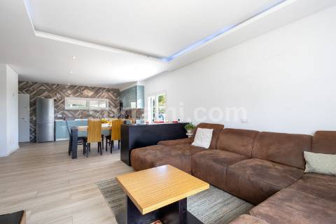 Moradia Isolada T4+1 Venda em Santa Bárbara de Nexe,Faro