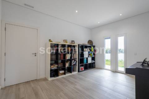 Moradia Isolada T4+1 Venda em Santa Bárbara de Nexe,Faro