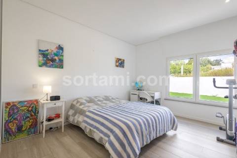 Moradia Isolada T4+1 Venda em Santa Bárbara de Nexe,Faro