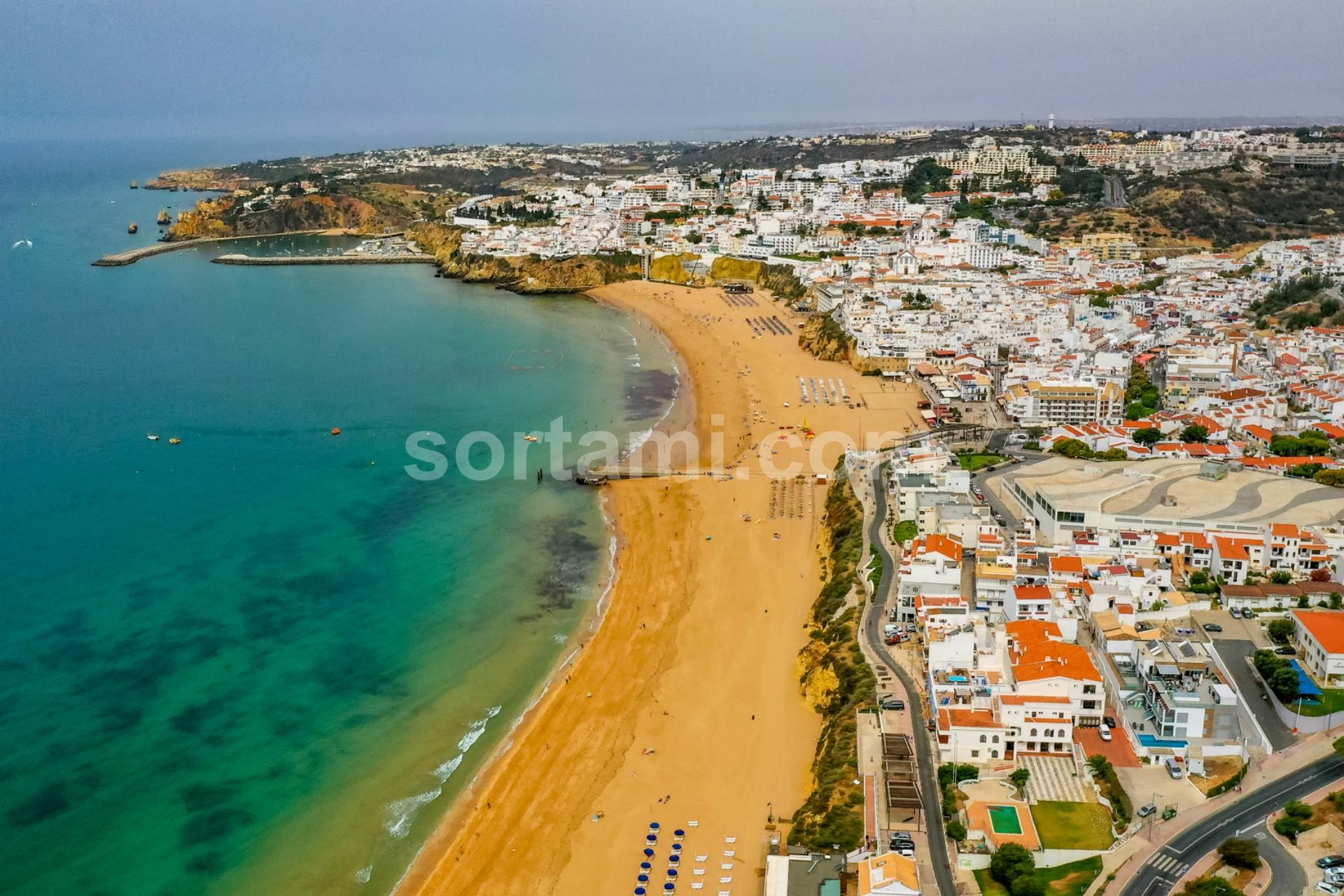 Moradia Isolada T5 Venda em Albufeira e Olhos de Água,Albufeira