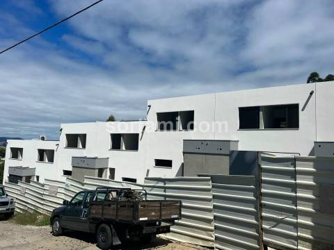 Moradia em Banda T3 Venda em Vilar de Andorinho,Vila Nova de Gaia