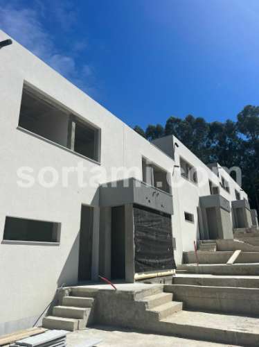 Moradia em Banda T3 Venda em Vilar de Andorinho,Vila Nova de Gaia