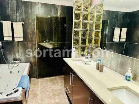 Moradia Isolada T3+1 Venda em Albufeira e Olhos de Água,Albufeira