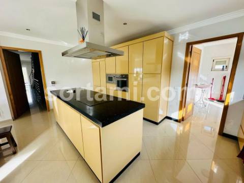 Moradia Isolada T3+1 Venda em Albufeira e Olhos de Água,Albufeira