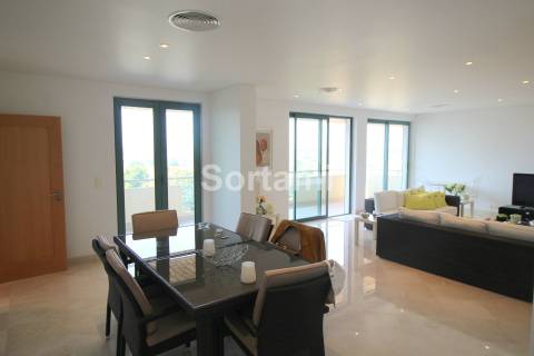 Apartamento T3 Venda em Quarteira,Loulé