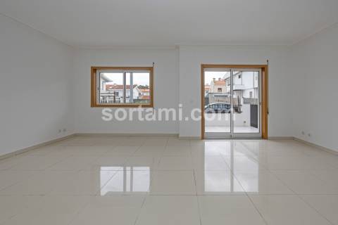 Moradia Isolada T4+1 Venda em Moreira,Maia