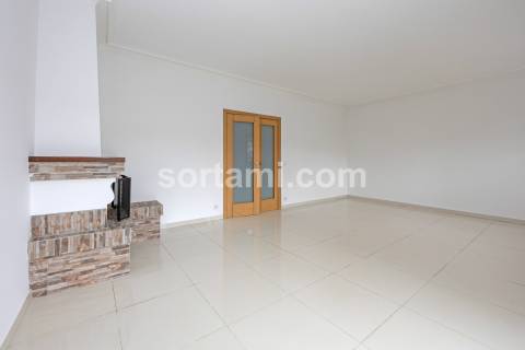 Moradia Isolada T4+1 Venda em Moreira,Maia