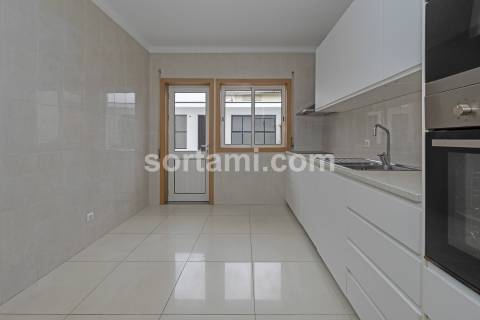 Moradia Isolada T4+1 Venda em Moreira,Maia