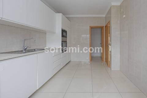 Moradia Isolada T4+1 Venda em Moreira,Maia