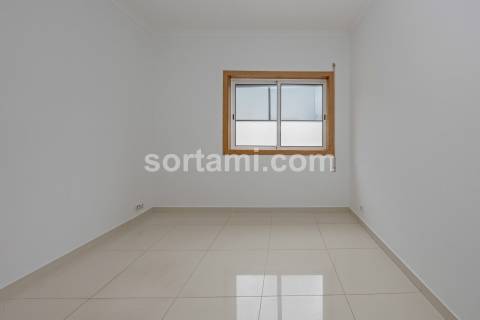 Moradia Isolada T4+1 Venda em Moreira,Maia