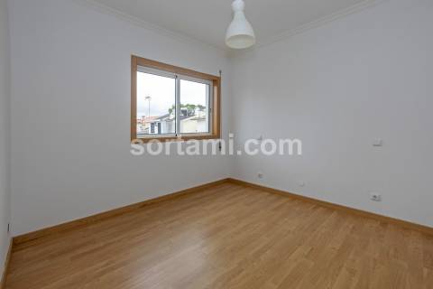 Moradia Isolada T4+1 Venda em Moreira,Maia