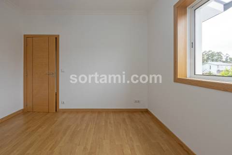 Moradia Isolada T4+1 Venda em Moreira,Maia