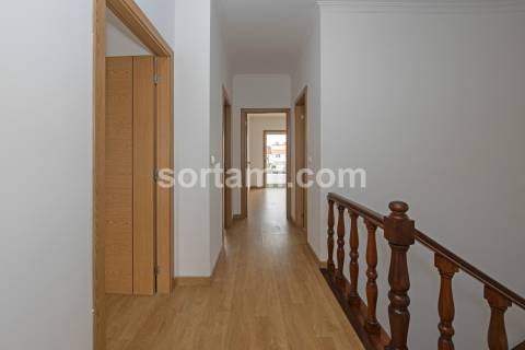 Moradia Isolada T4+1 Venda em Moreira,Maia