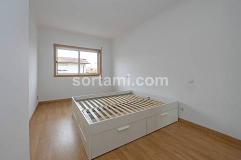 Moradia Isolada T4+1 Venda em Moreira,Maia