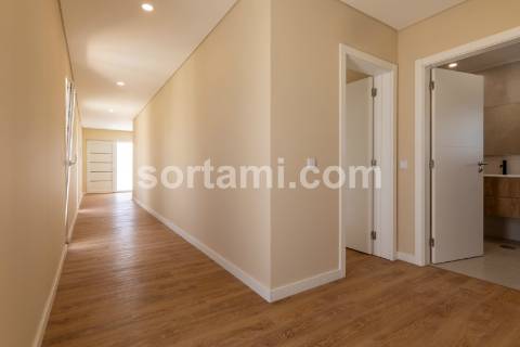 Moradia Isolada T3 Venda em Alcantarilha e Pêra,Silves