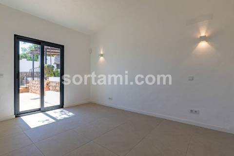 Moradia Isolada T3 Venda em Santa Bárbara de Nexe,Faro