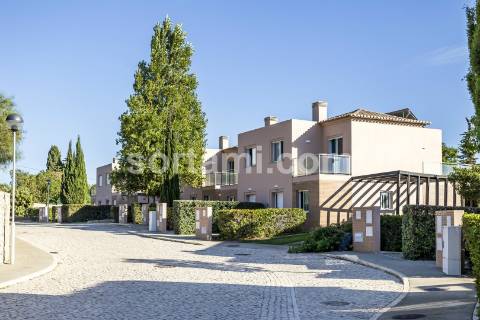 Moradia Geminada T1+2 Venda em Lagoa e Carvoeiro,Lagoa (Algarve)