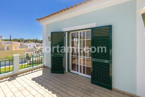 Moradia Isolada T5 Venda em Quarteira,Loulé