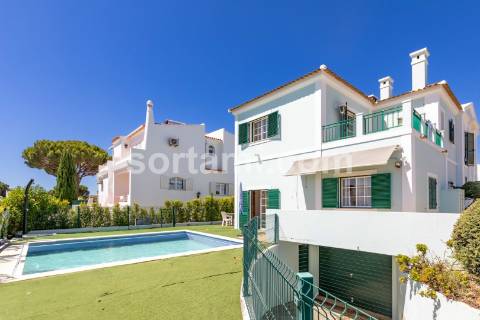 Moradia Isolada T5 Venda em Quarteira,Loulé