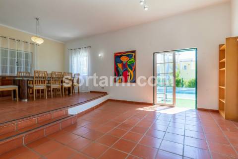 Moradia Isolada T5 Venda em Quarteira,Loulé