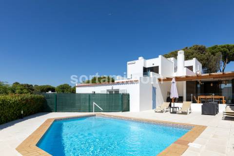 Moradia em Banda T3+1 Venda em Quarteira,Loulé