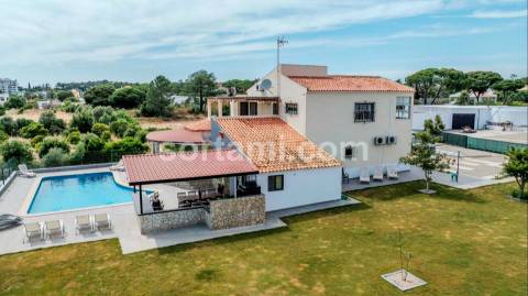 Moradia Isolada T5 Venda em Quarteira,Loulé