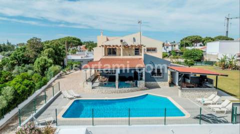 Moradia Isolada T5 Venda em Quarteira,Loulé