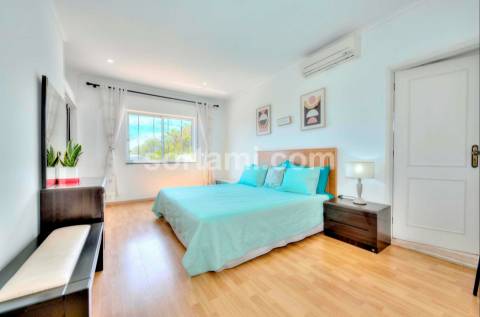 Moradia Isolada T5 Venda em Quarteira,Loulé