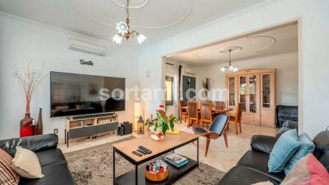 Moradia Isolada T5 Venda em Quarteira,Loulé