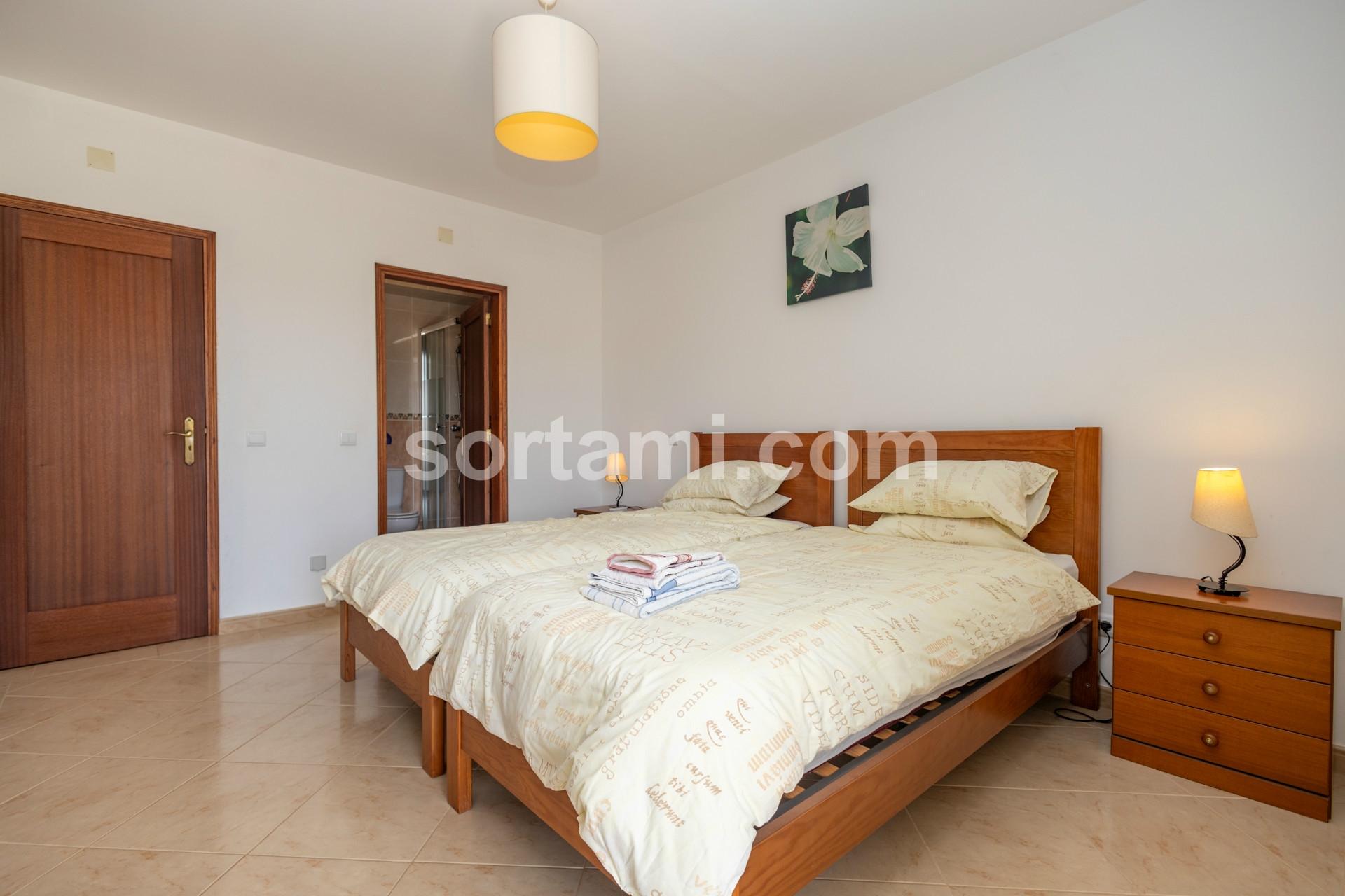 Moradia Isolada T3+2 Venda em Albufeira e Olhos de Água,Albufeira