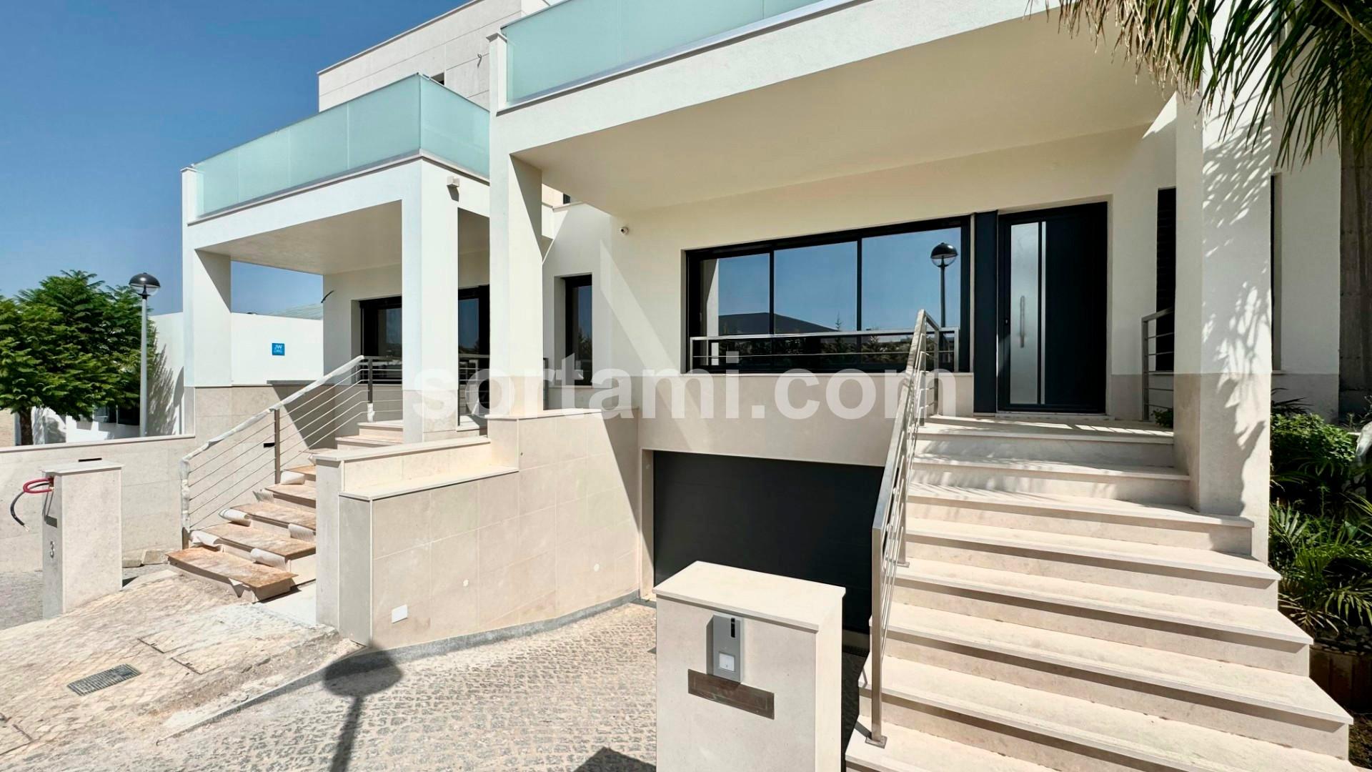 Moradia em Banda T3+2 Venda em Montenegro,Faro