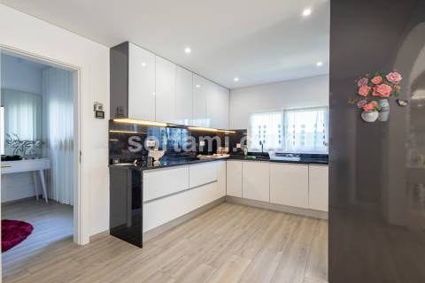 Moradia Isolada T5 Venda em Quarteira,Loulé