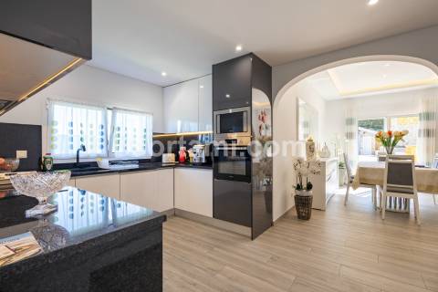 Moradia Isolada T5 Venda em Quarteira,Loulé