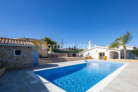 Moradia Isolada T5 Venda em Quarteira,Loulé