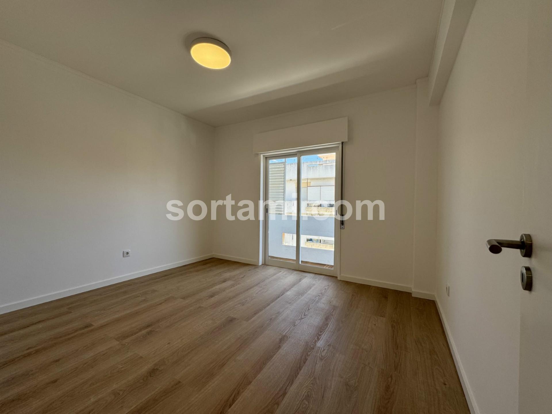 Apartamento T3 Venda em Faro (Sé e São Pedro),Faro