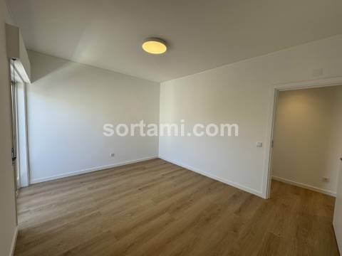 Apartamento T3 Venda em Faro (Sé e São Pedro),Faro