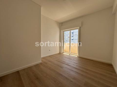 Apartamento T3 Venda em Faro (Sé e São Pedro),Faro