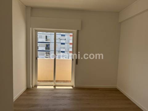 Apartamento T3 Venda em Faro (Sé e São Pedro),Faro