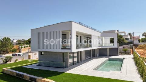 Moradia Isolada T3+1 Venda em Albufeira e Olhos de Água,Albufeira