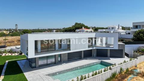 Moradia Isolada T3+1 Venda em Albufeira e Olhos de Água,Albufeira