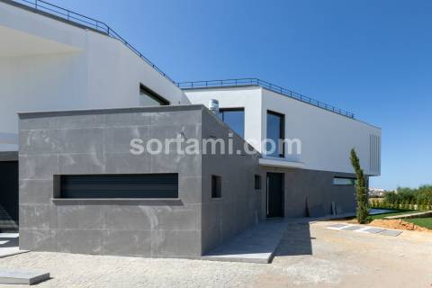 Moradia Isolada T3+1 Venda em Albufeira e Olhos de Água,Albufeira