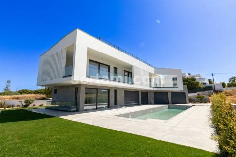 Moradia Isolada T3+1 Venda em Albufeira e Olhos de Água,Albufeira