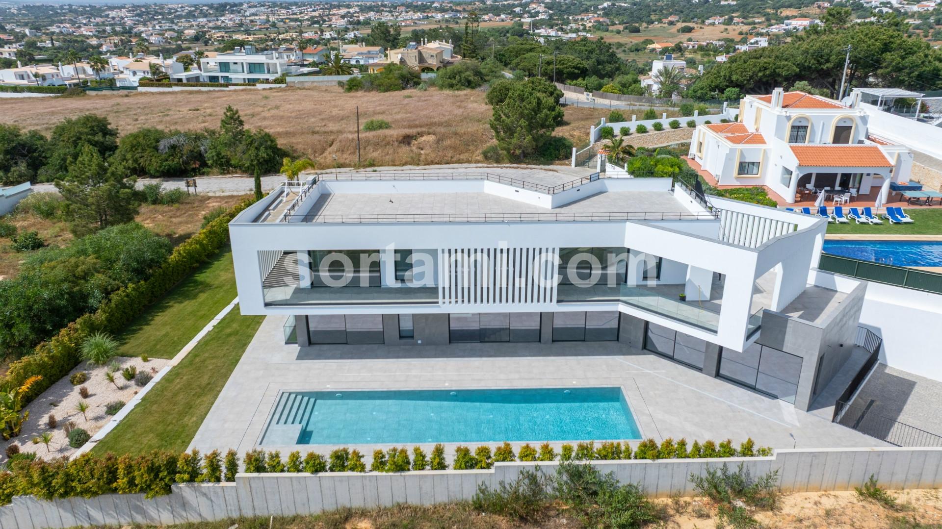 Moradia Isolada T3+1 Venda em Albufeira e Olhos de Água,Albufeira