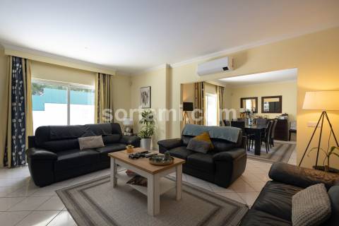 Moradia Isolada T5 Venda em Albufeira e Olhos de Água,Albufeira