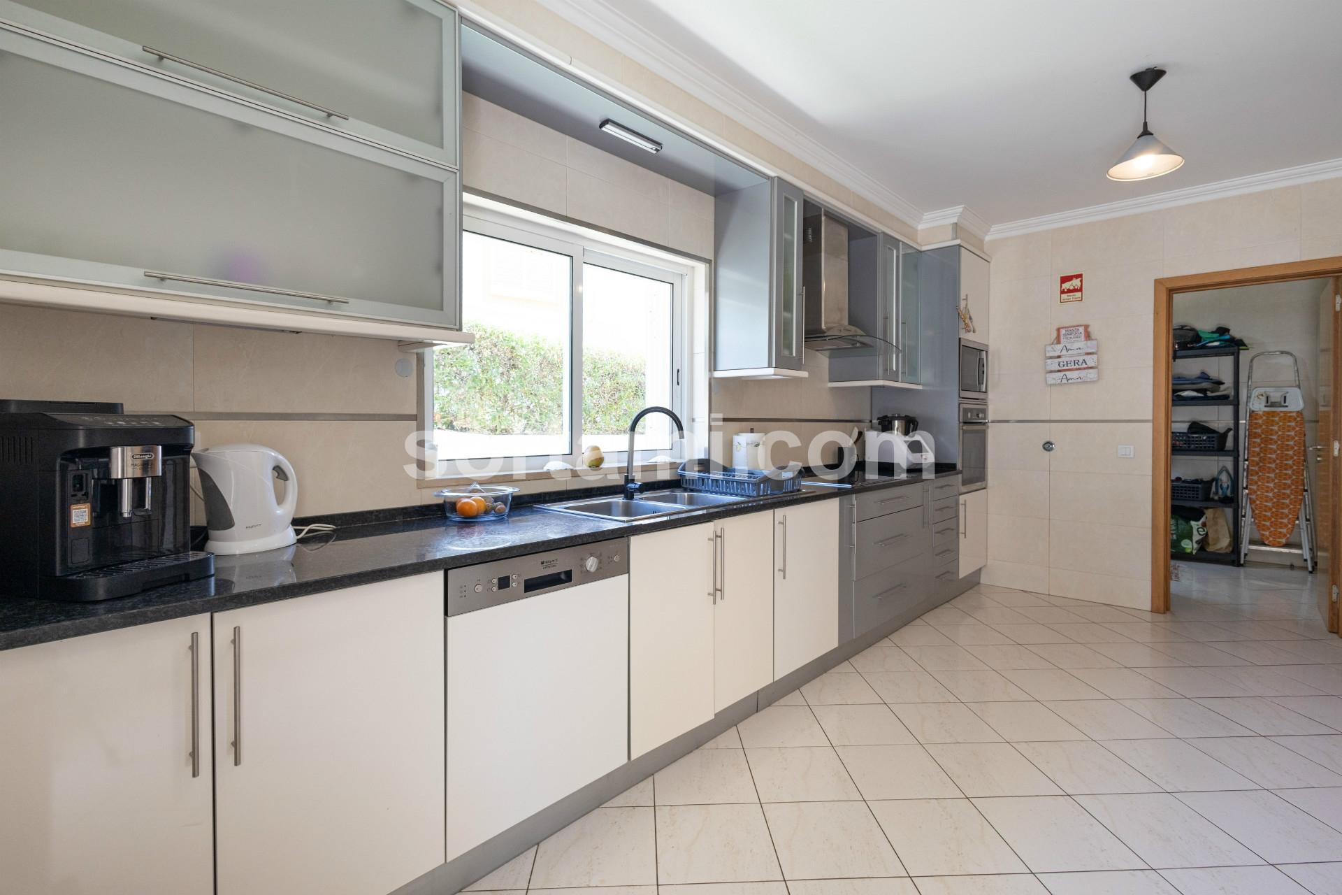 Moradia Isolada T5 Venda em Albufeira e Olhos de Água,Albufeira