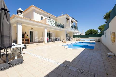 Moradia Isolada T5 Venda em Albufeira e Olhos de Água,Albufeira