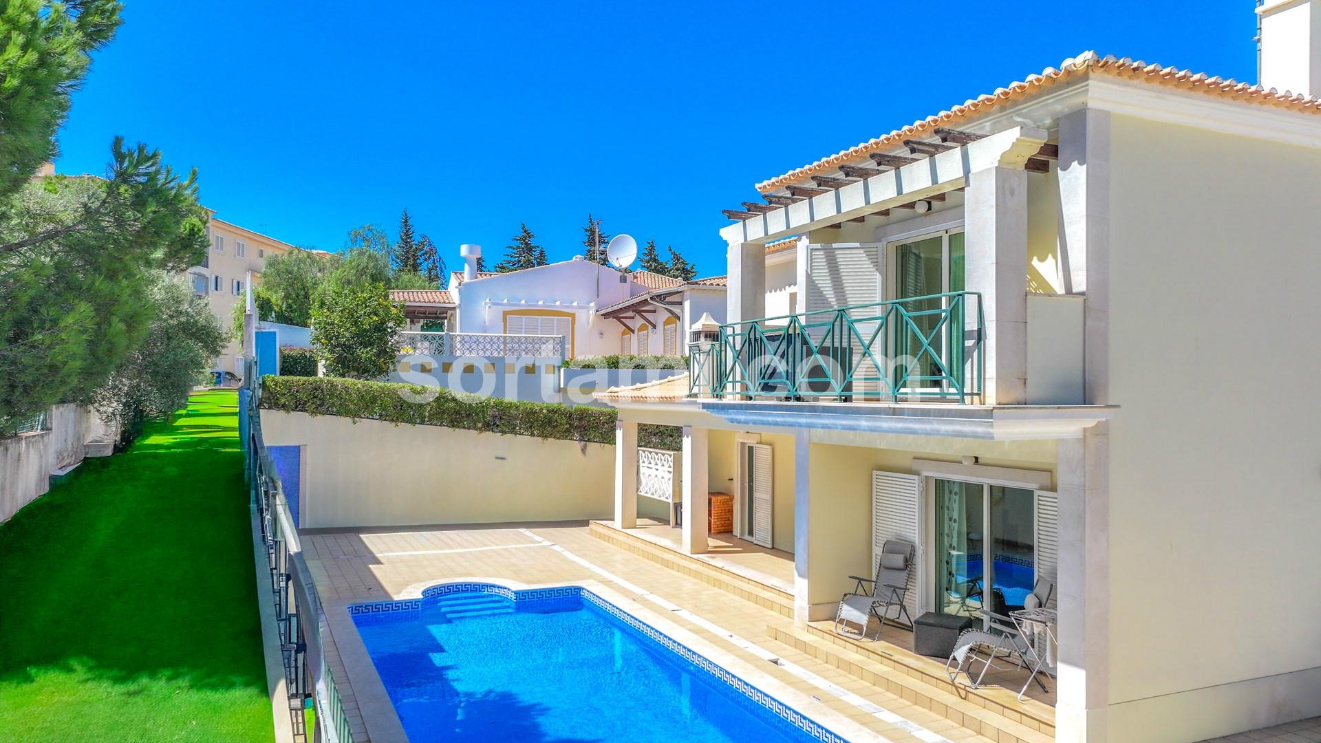 Moradia Isolada T5 Venda em Albufeira e Olhos de Água,Albufeira